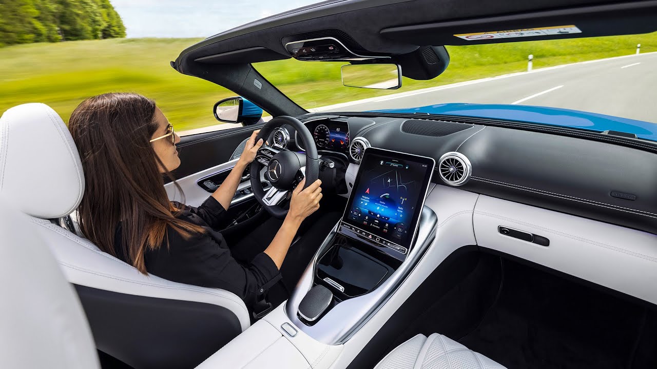 2022 Mercedes AMG SL Interior Reveal | Luxury High-Tech Cockpit with 2+2 Design