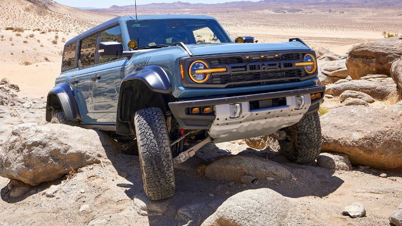 Ford Bronco Raptor – Rock Crawling
