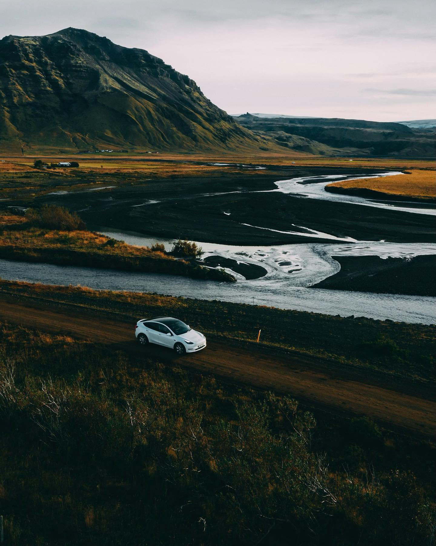 Tesla - Exploring Iceland 🇮🇸