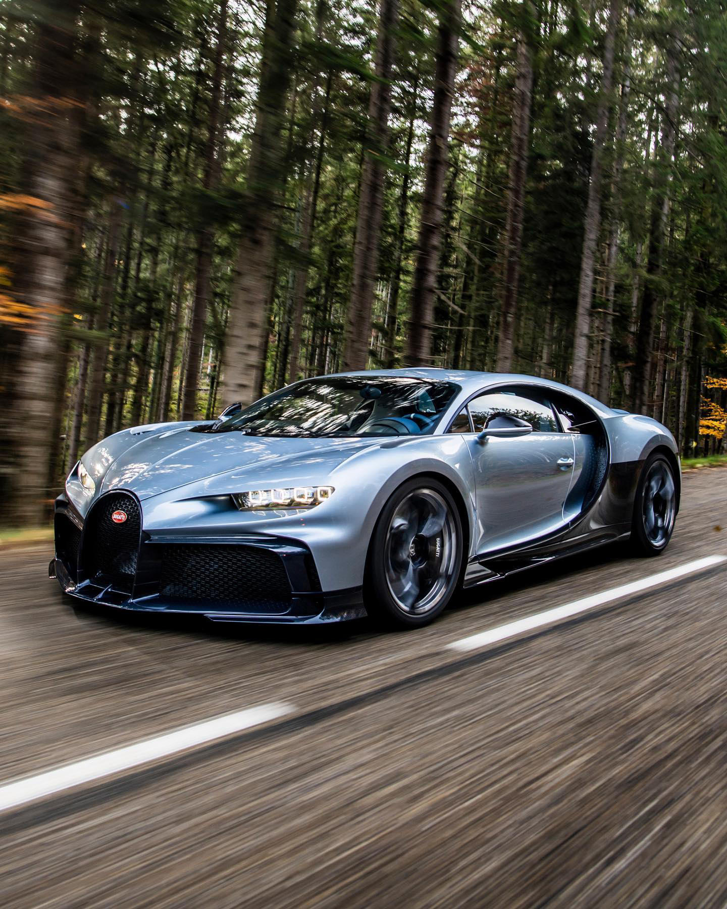 The CHIRON Profilée is the optimum BUGATTI to glide around corners and power across fast straights w